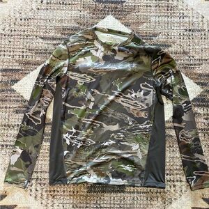 Men’s Under Armour Scent Control Loose Heat Gear Camo Long Sleeve Shirt Large
